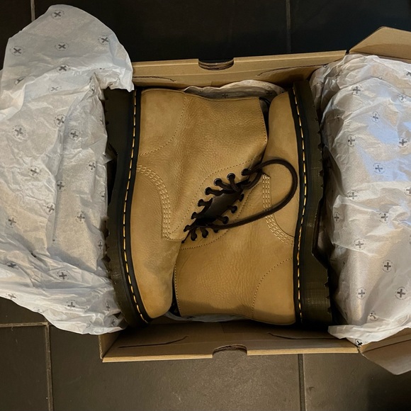 New Pascal Dr. Marten 9W / 8M Doc Martens - Picture 5 of 7